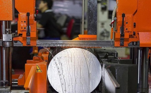 奉新立式金属带锯床切削出现跑带故障解决方法！